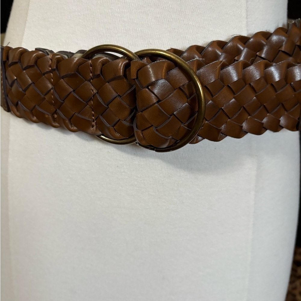 Brown braided O ring belt. Size small. Faux leather